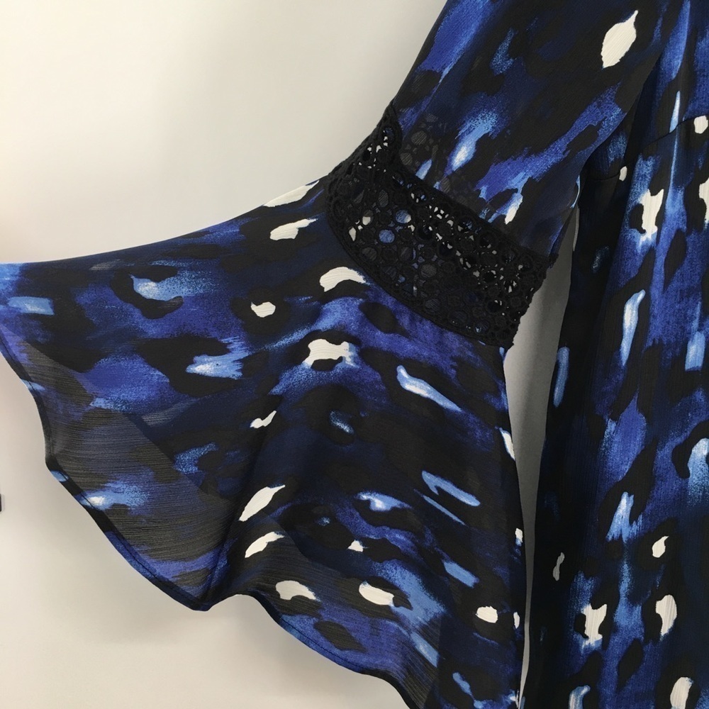 Blue Leopard Animal Print Bell Sleeve Top - Picture 4 of 11